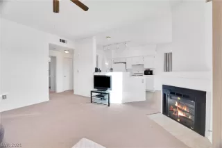 Photo #4: 2354731 Listing