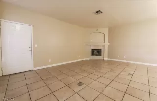 Photo #4: 2354737 Listing