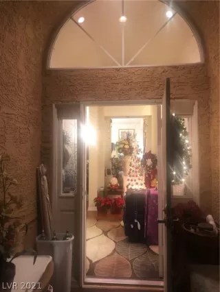 Photo #1: 2354799 Listing