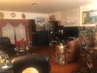 Photo #3: 2354799 Listing