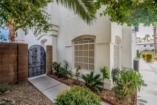 MLS: 2354820 Condo For Sale