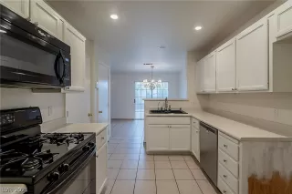 Photo #3: 2354820 Listing