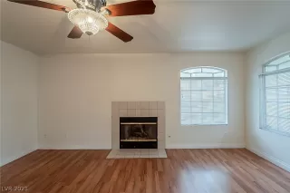 Photo #4: 2354820 Listing