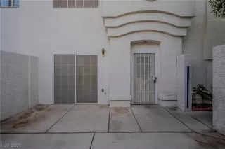 Photo #6: 2354820 Listing