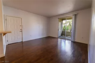 Photo #4: 2354822 Listing