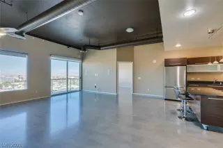 Photo #3: 2354849 Listing