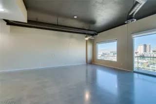 Photo #6: 2354849 Listing