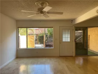 Photo #4: 2354893 Listing 