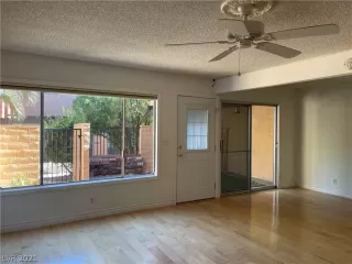 Photo #5: 2354893 Listing 