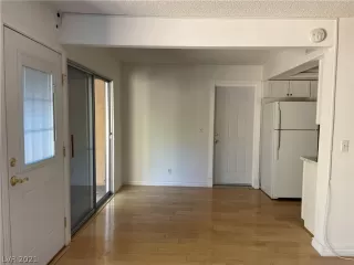 Photo #6: 2354893 Listing 