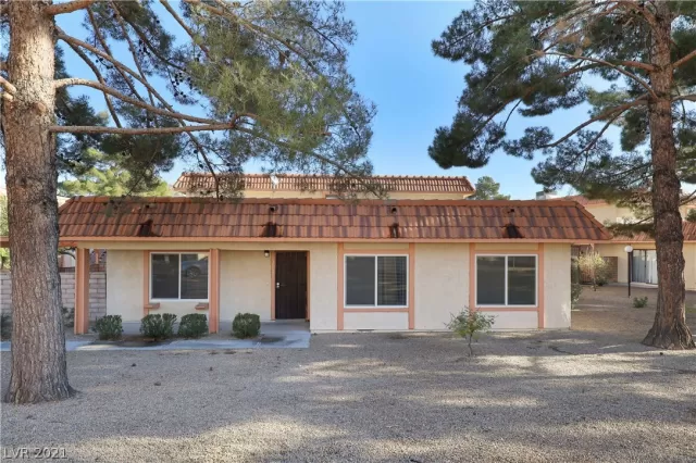 MLS: 2354917 Condo For Sale