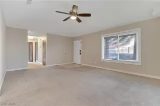 Photo #5: 2354917 Listing