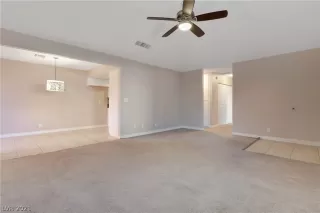 Photo #6: 2354917 Listing