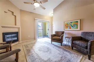 Photo #5: 2354932 Listing