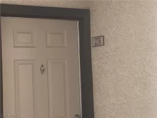 Photo #1: 2354937 Listing