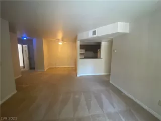 Photo #3: 2354937 Listing