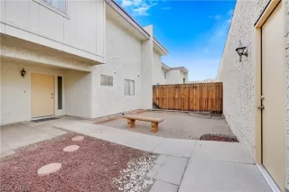 Photo #1: 2354945 Listing 