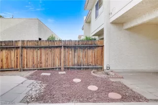 Photo #4: 2354945 Listing 