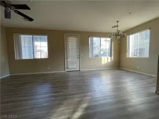 Photo #4: 2354951 Listing 