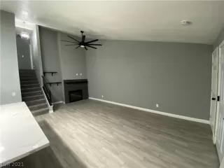 Photo #3: 2354952 Listing