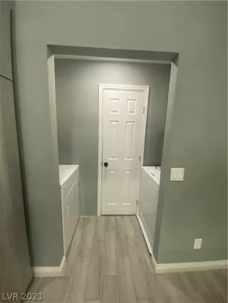 Photo #5: 2354952 Listing