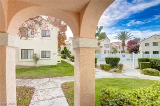 Photo #1: 2354961 Listing