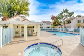 Photo #3: 2354961 Listing