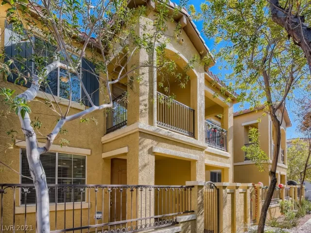 MLS: 2354968 Condo For Sale