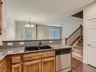 Photo #3: 2354968 Listing 