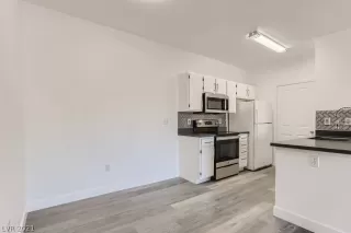 Photo #5: 2354975 Listing 