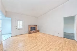 Photo #2: 2354978 Listing