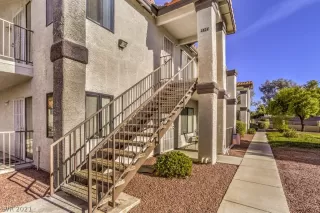 Photo #3: 2354990 Listing