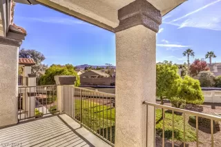 Photo #4: 2354990 Listing