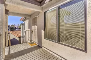 Photo #5: 2354990 Listing