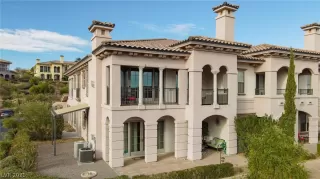 Photo #4: 2355050 Listing