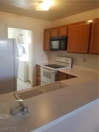 Photo #2: 2355056 Listing