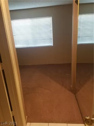 Photo #5: 2355056 Listing