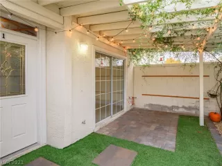 Photo #2: 2355060 Listing