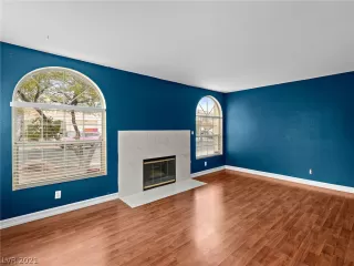 Photo #4: 2355060 Listing