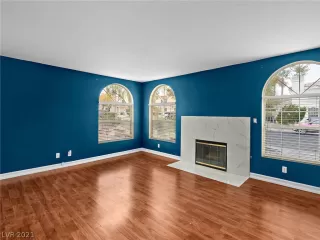 Photo #5: 2355060 Listing