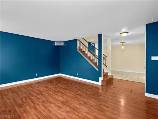 Photo #6: 2355060 Listing