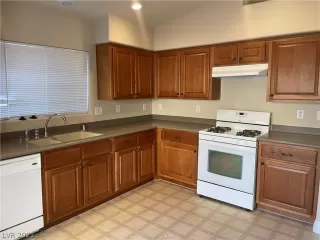 Photo #2: 2355078 Listing 