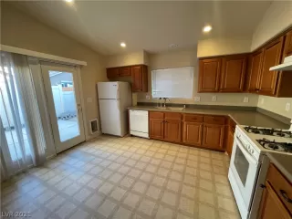 Photo #3: 2355078 Listing 