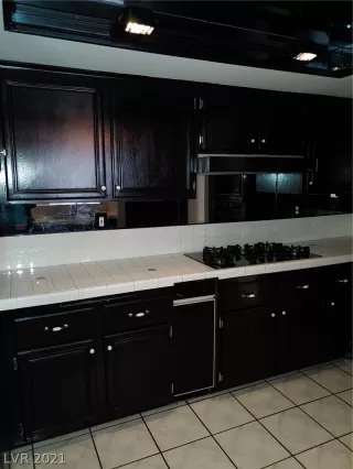 Photo #5: 2355081 Listing 