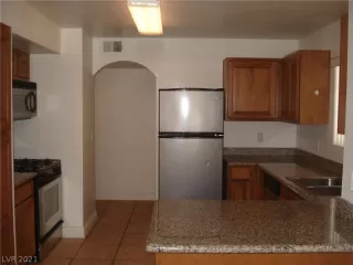 Photo #4: 2355087 Listing 