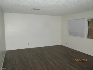 Photo #2: 2355111 Listing 