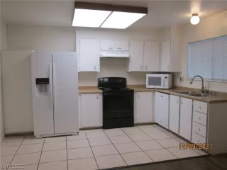 Photo #3: 2355111 Listing 