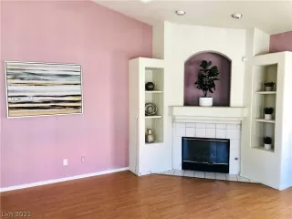 Photo #2: 2355138 Listing