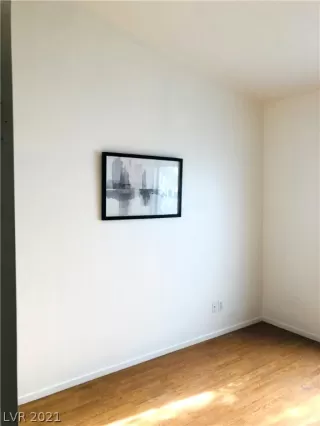 Photo #6: 2355138 Listing