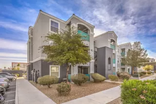 Photo #2: 2355139 Listing